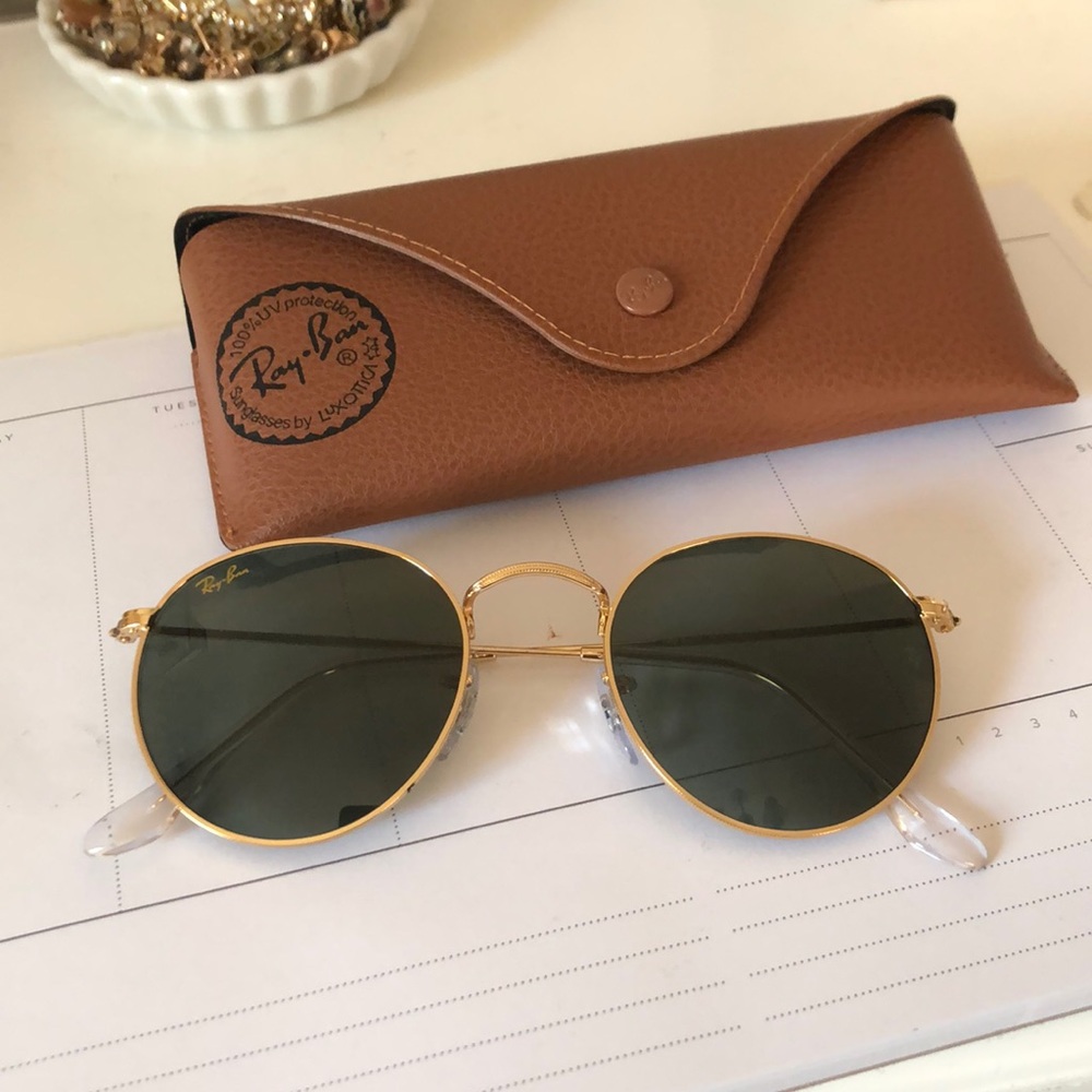 ❌SOLD❌ Round Metal Ray-Ban sunglasses!